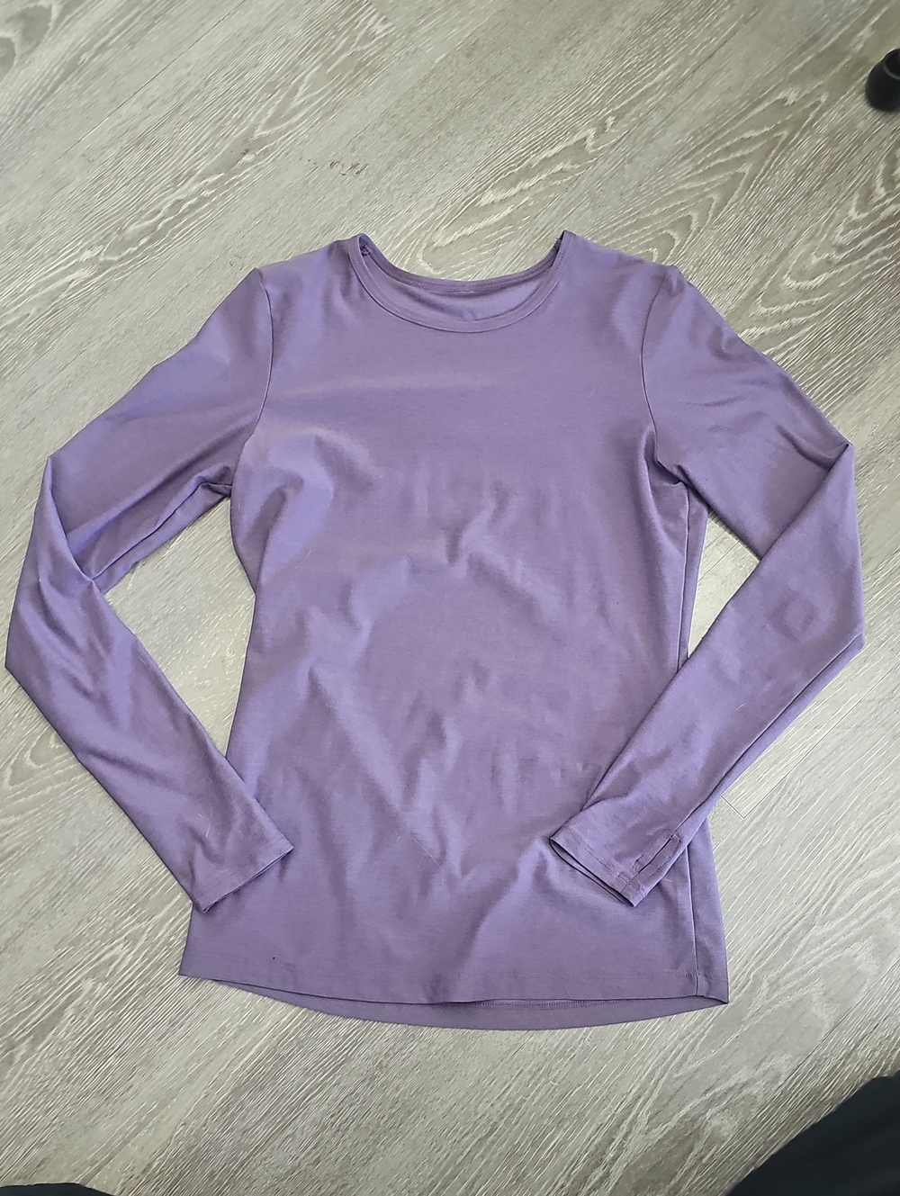 Beyond Ypga Featherweight Long Sleeve Size Small Lavendar